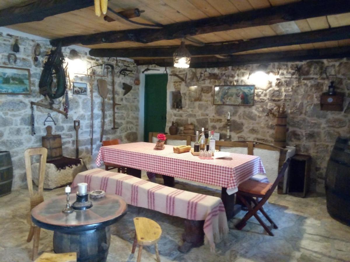 House Kuna Bristane Kültér fotó