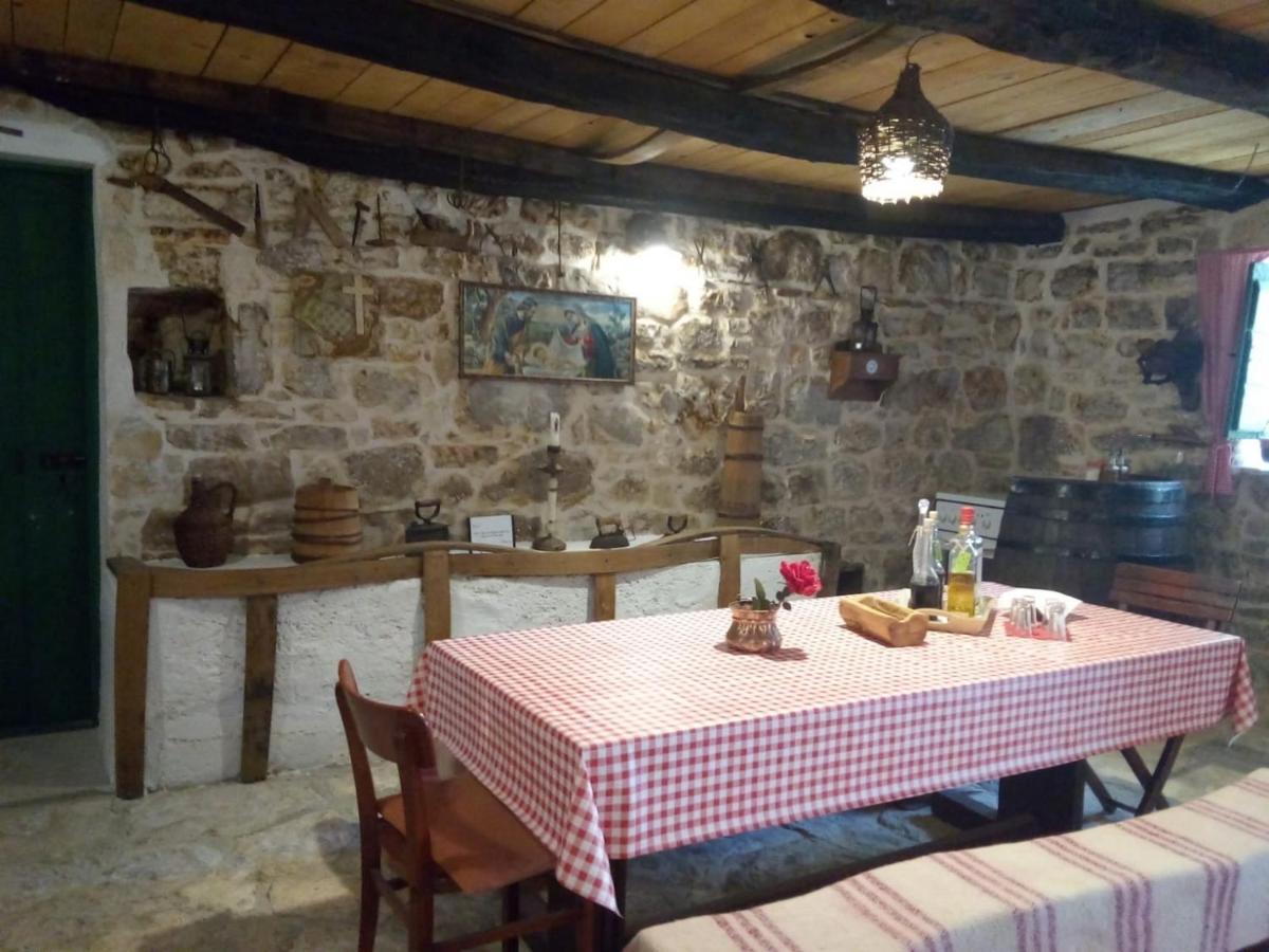 House Kuna Bristane Kültér fotó