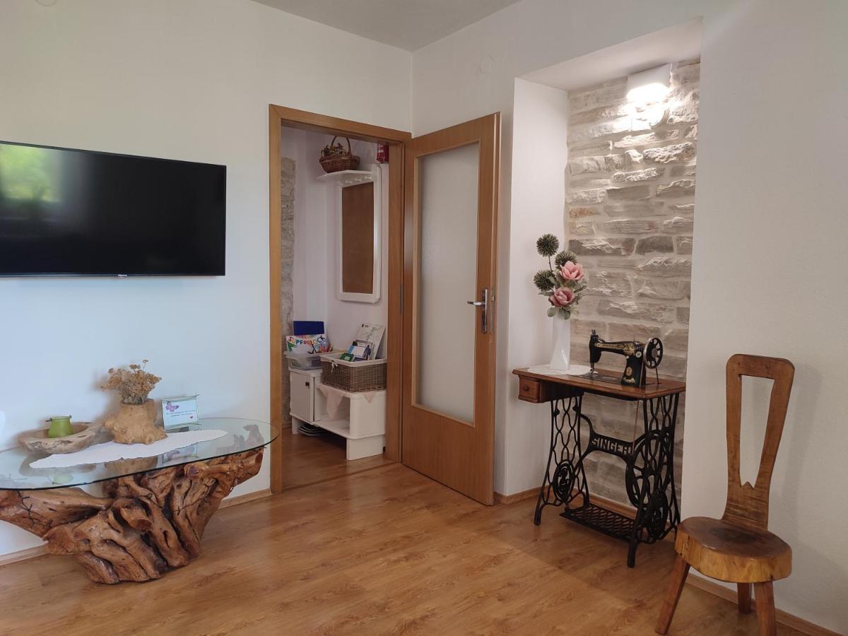 House Kuna Bristane Kültér fotó