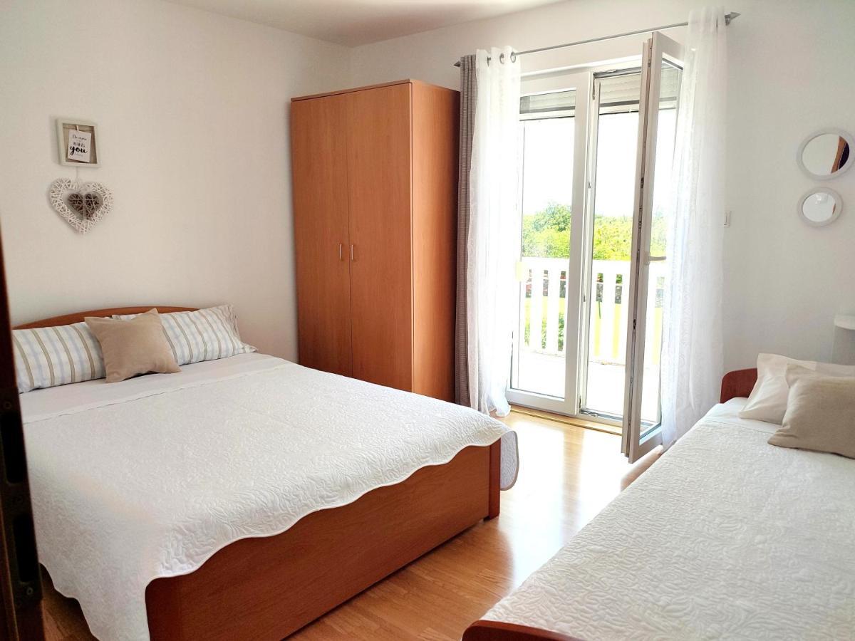 House Kuna Bristane Kültér fotó